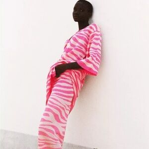 Zara Pink Zebra Print Tunic Top / Cropped Pant Set
